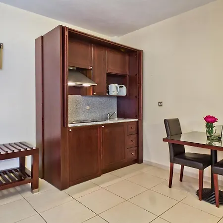 Hotel apartamentowy Socrates & Karpatos