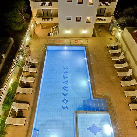 Socrates & Hotel apartamentowy Karpatos