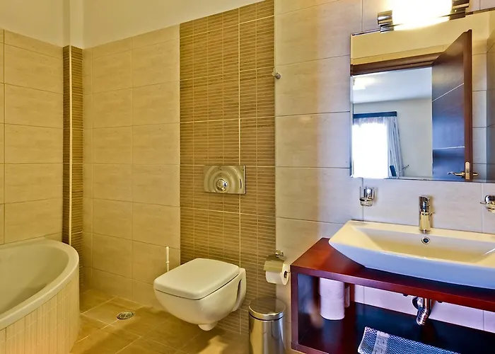 Socrates & Karpathos Town (Pigadia)