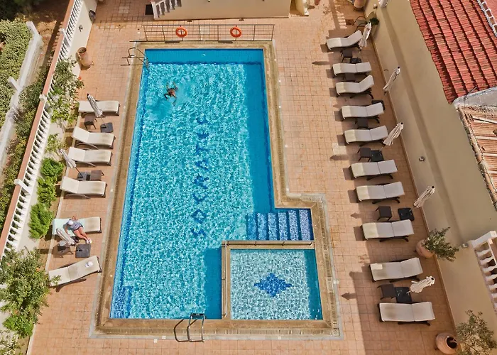 Aparthotel Socrates &